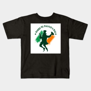 Saint Patricks Day emblem with joyful leprechaun. Kids T-Shirt